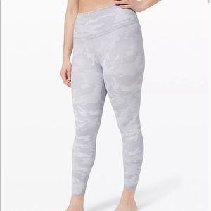 Lululemon leggings wunder under 25 length size 2
